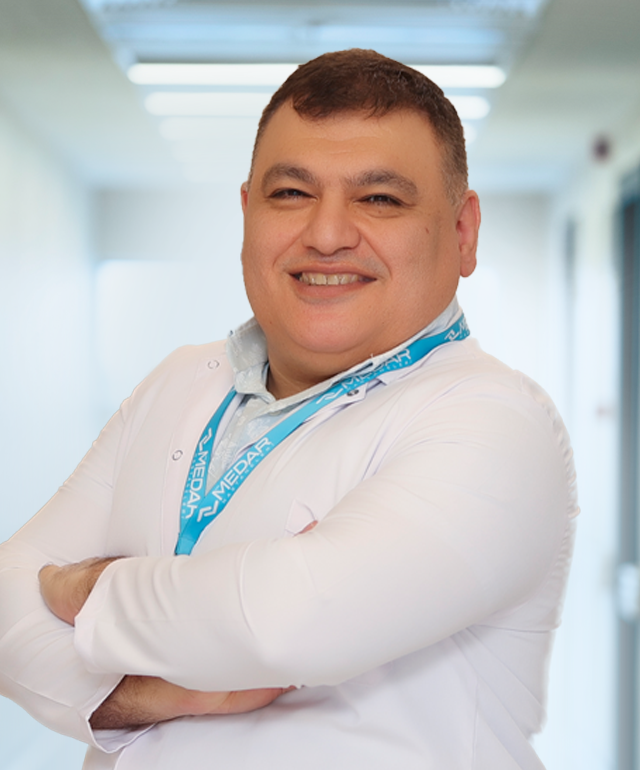 Ali  Taç